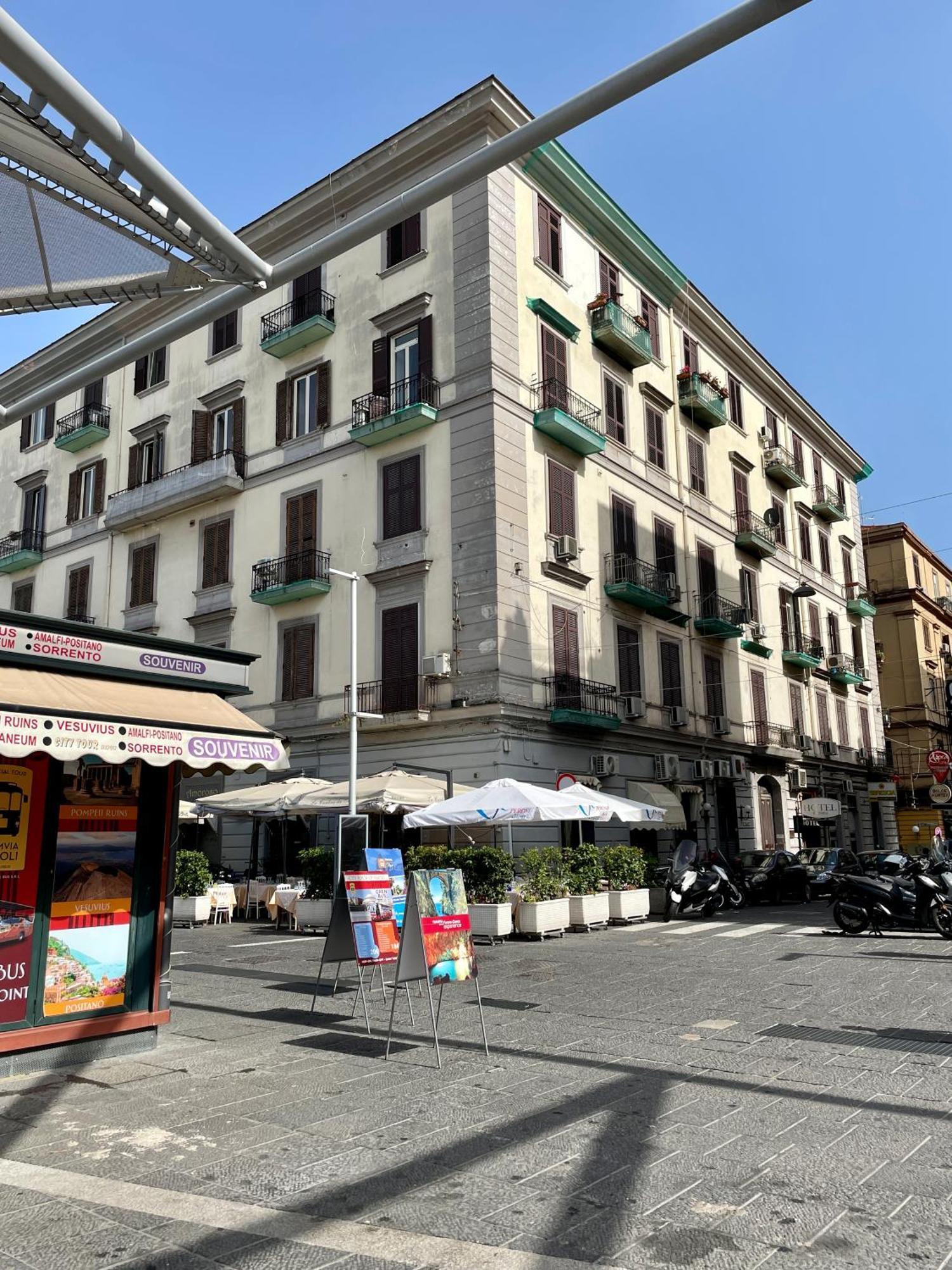 Napoli Centrale Suite Exteriör bild